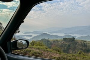 self-driving-to-lake-bunyonyi