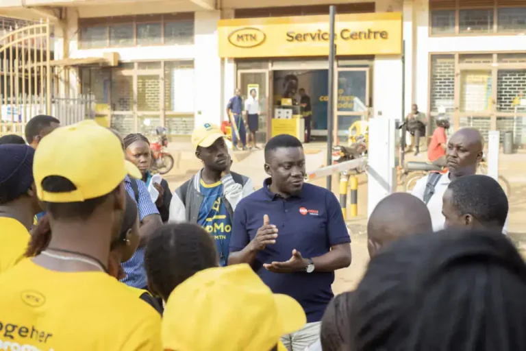 John-Paul-from-Simba-Telecom-advising-MTN-workers-1024x683